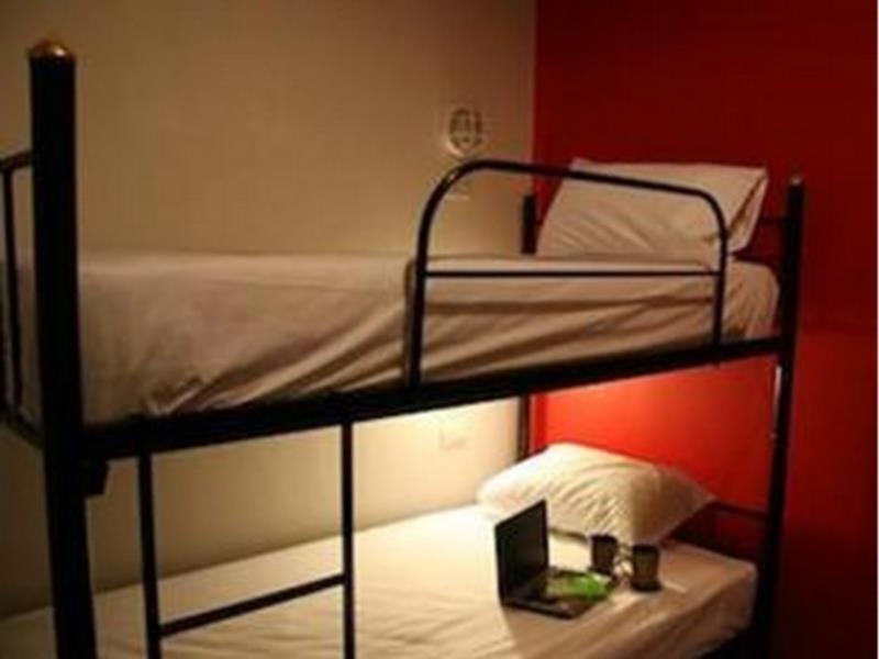 Kool Backpacker Hostel Patong Esterno foto